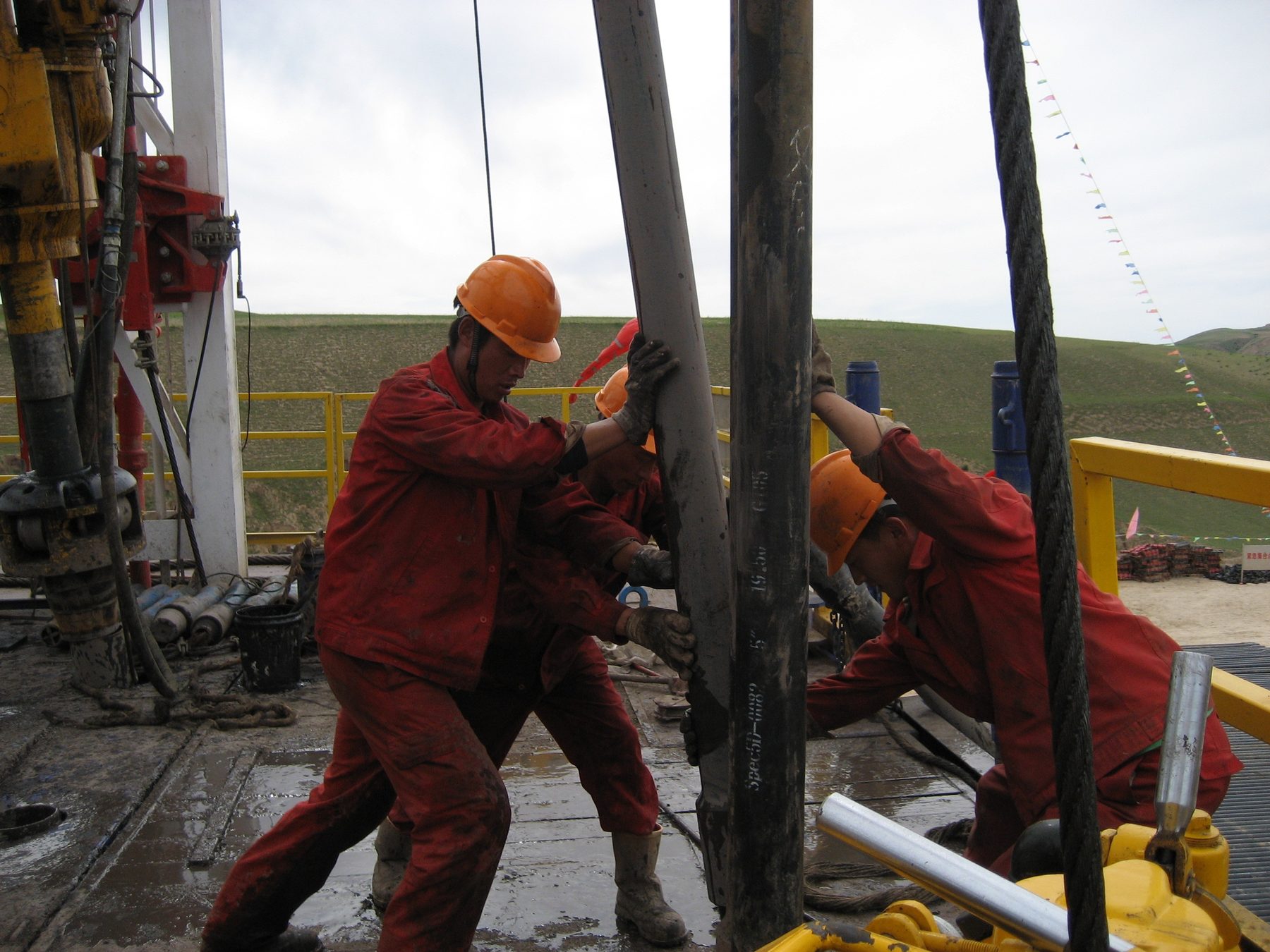 Rig floor and driller's control house